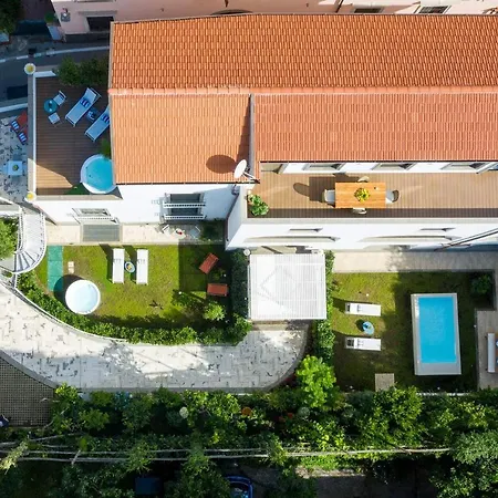 Luxury With Garden And Jacuzzi *
