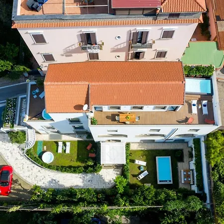 Luxury With Garden And Jacuzzi