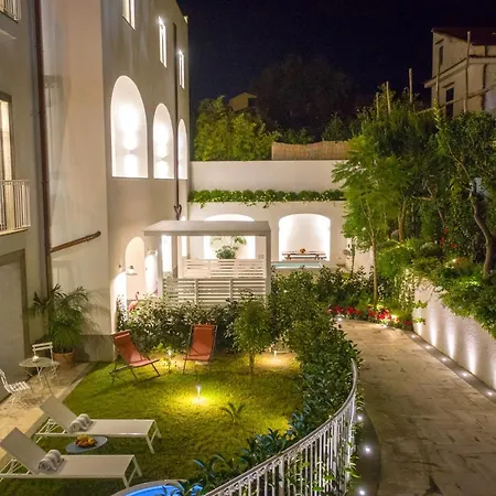 Apartment Luxury With Garden And Jacuzzi